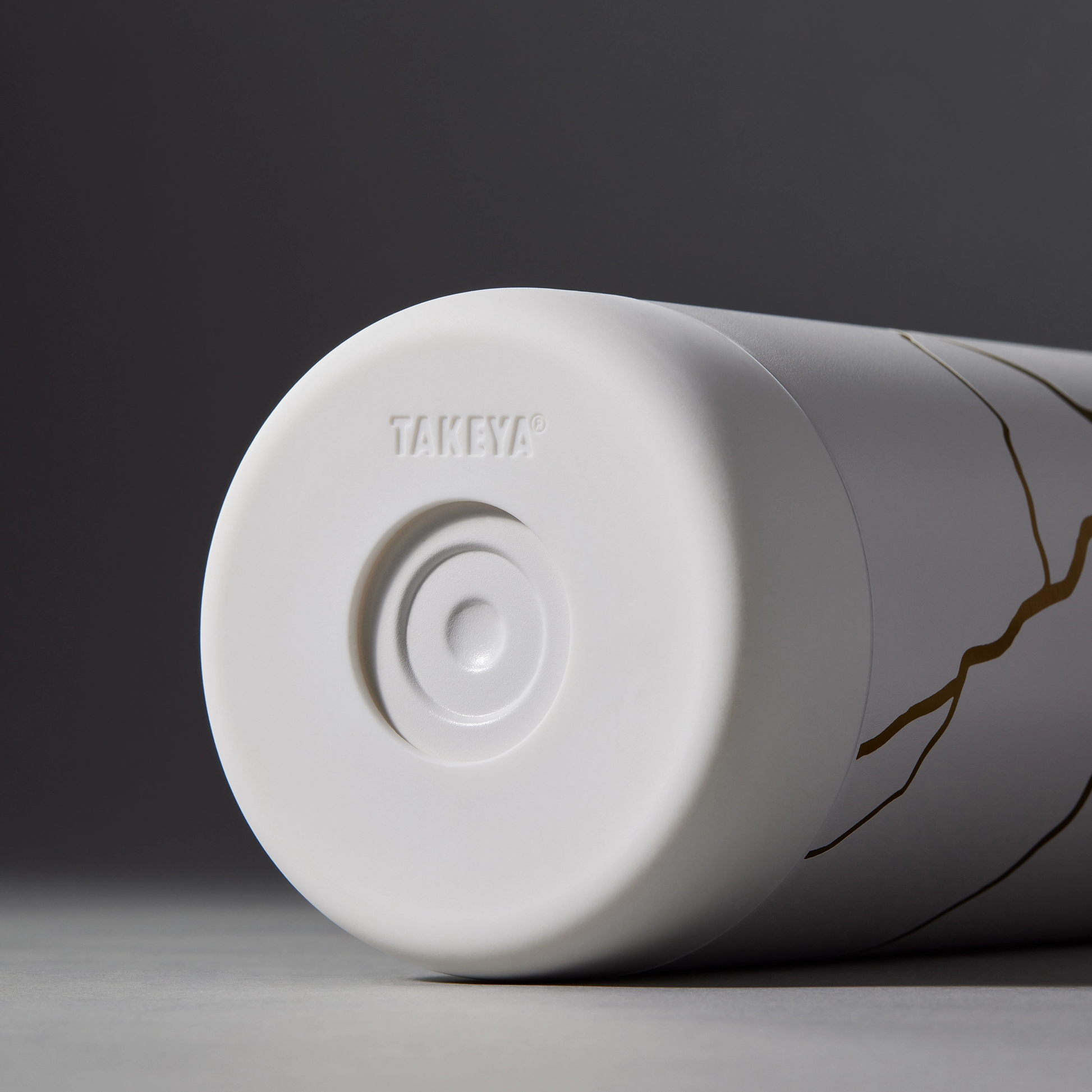 kintsugi-water-bottle-with-straw-lid-z4 51389-TK_HO25_Kintsugi_Takeya9255.png