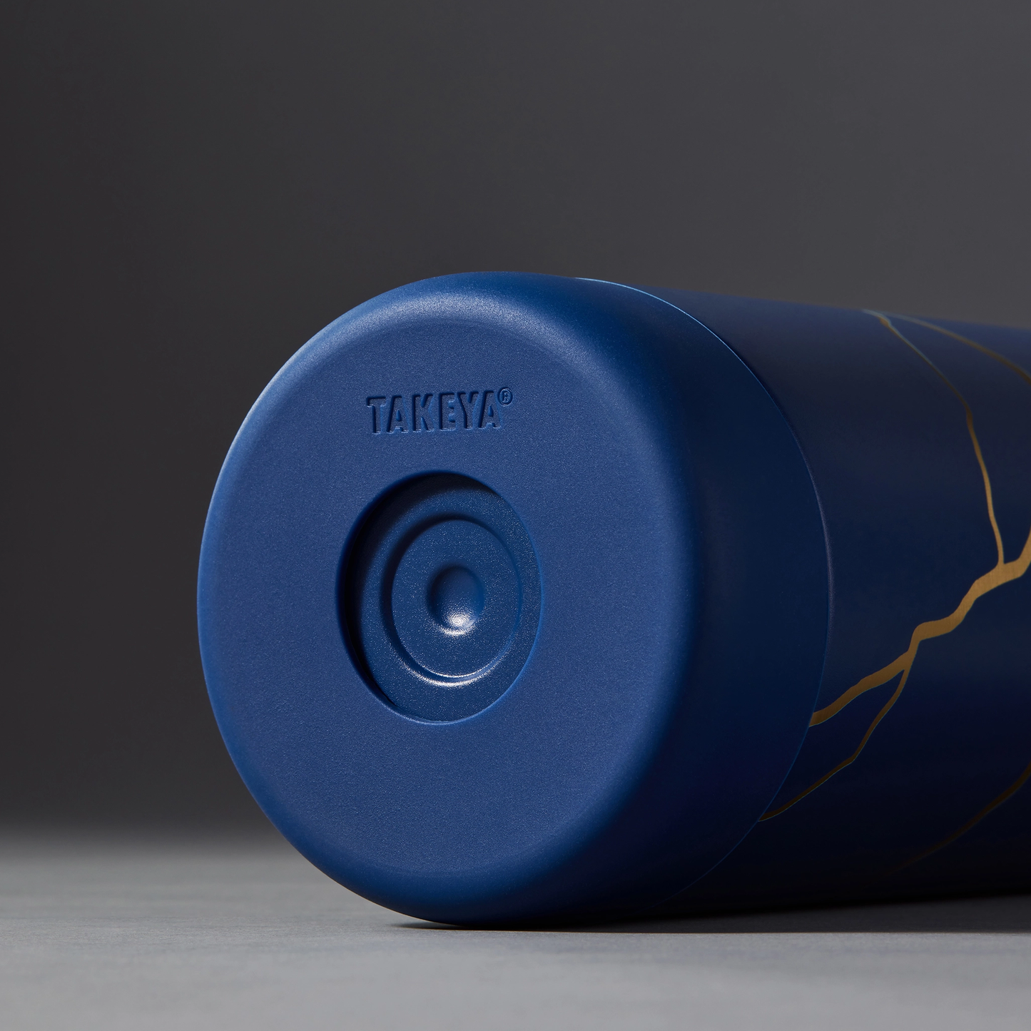 kintsugi-water-bottle-with-spout-lid-l1 51390-TK_HO25_Kintsugi_Takeya9249.png